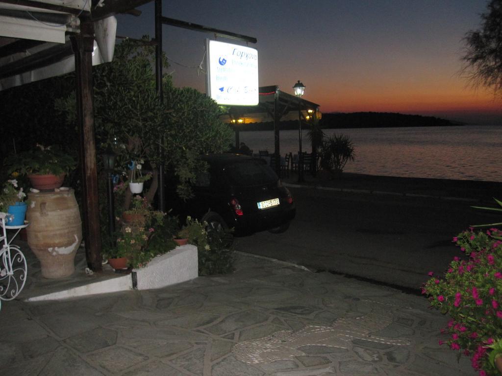 Gorgona Apartment Milina Exterior photo