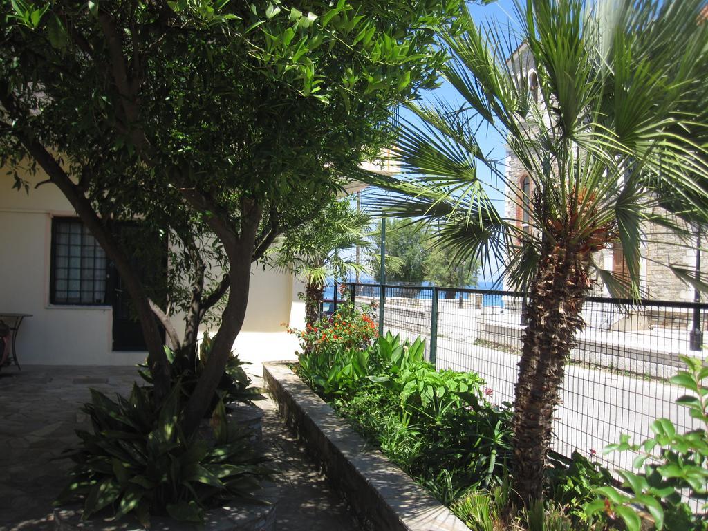 Gorgona Apartment Milina Exterior photo