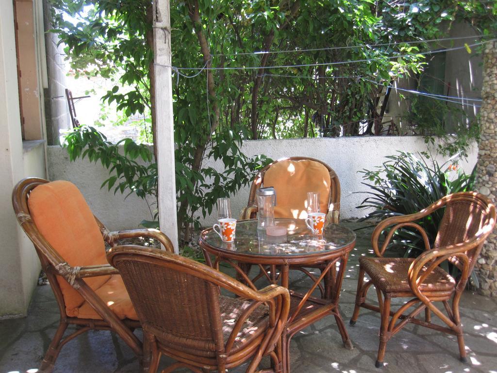 Gorgona Apartment Milina Exterior photo